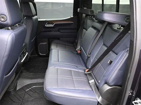 Used 2022 Chevrolet Silverado 1500 High Country w/ High Country Premium Package image 18