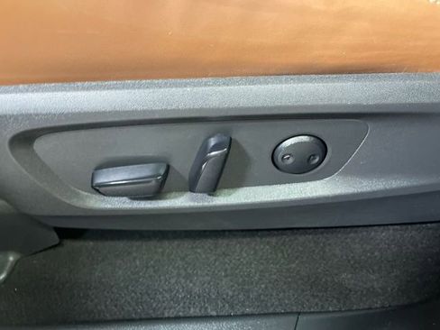 Used 2023 Nissan Pathfinder Platinum AWD/4WD image 12