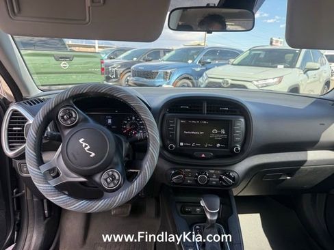 Certified 2022 Kia Soul LX w/ Technology Package FWD image 10