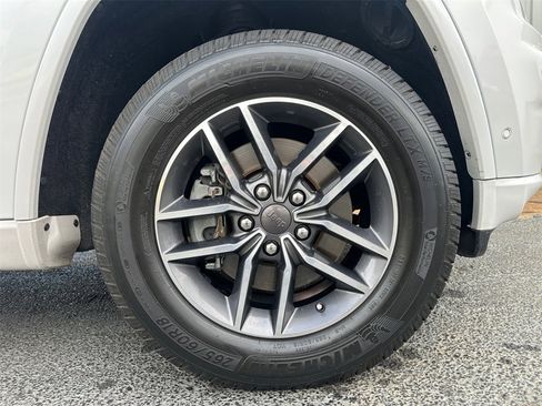 Used 2019 Jeep Grand Cherokee Overland image 47