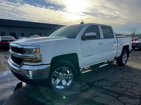 Used 2018 Chevrolet Silverado 1500 LT w/ LT Eassist Package image 3