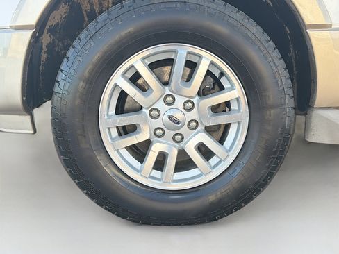 Used 2012 Ford Expedition XLT AWD/4WD image 11