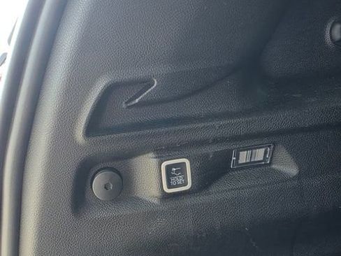 Used 2022 Jeep Grand Cherokee L Limited w/ Luxury Tech Group II image 13