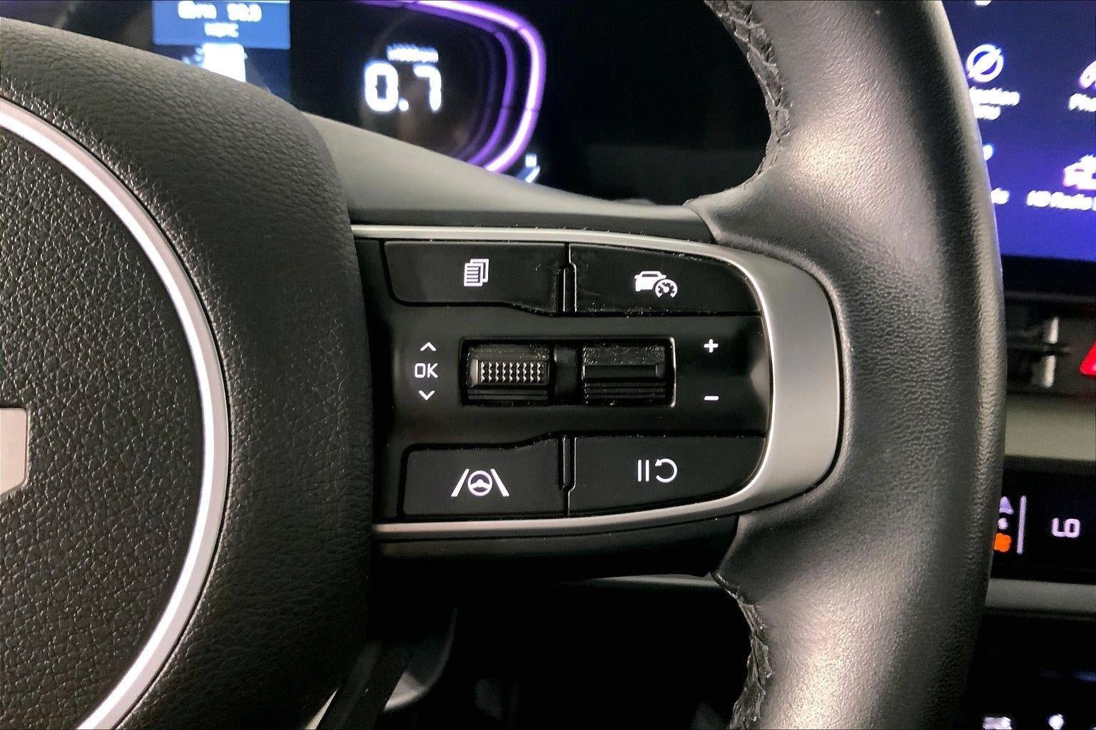 Used 2025 Kia Sportage EX FWD image 19