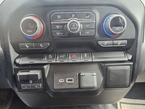 Used 2022 Chevrolet Silverado 2500 LT w/ Convenience Package image 23