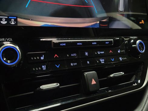 Used 2020 Toyota Highlander Limited image 33