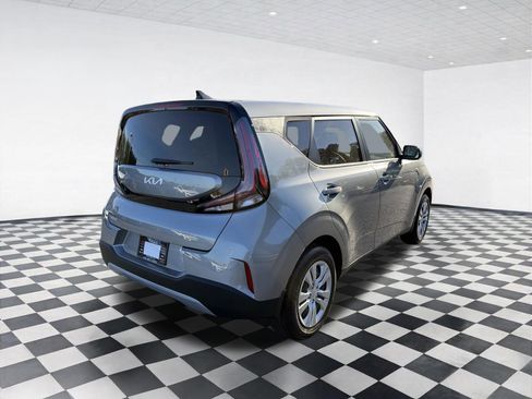 Used 2024 Kia Soul LX FWD image 4
