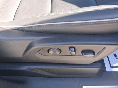 Certified 2025 Chevrolet Suburban Premier image 25