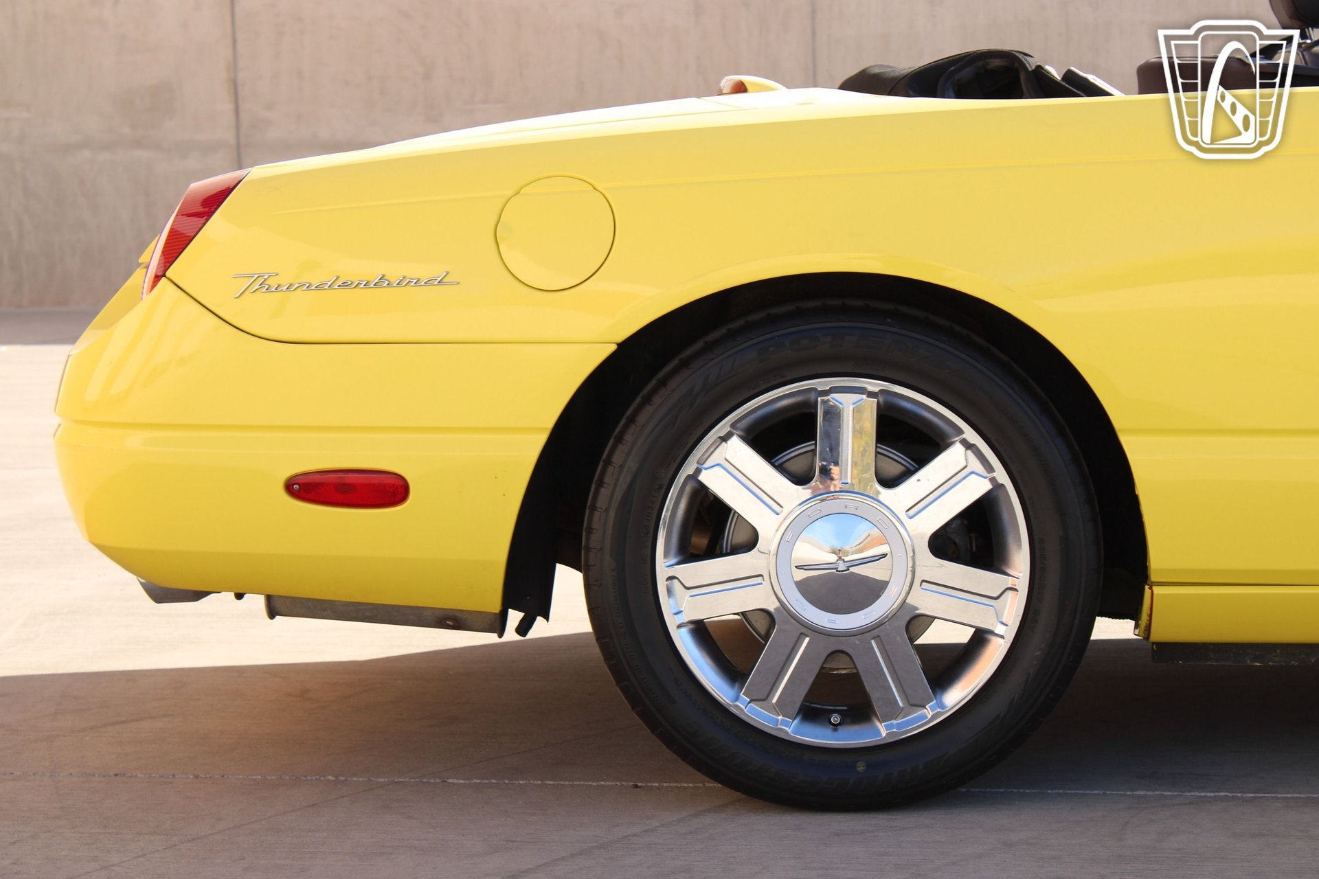 Used 2004 Ford Thunderbird RWD image 40