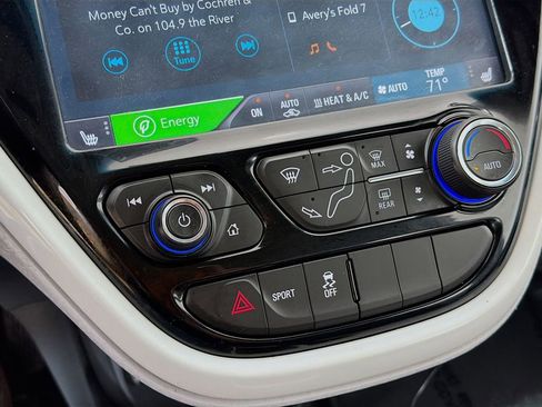 Used 2018 Chevrolet Bolt LT image 32