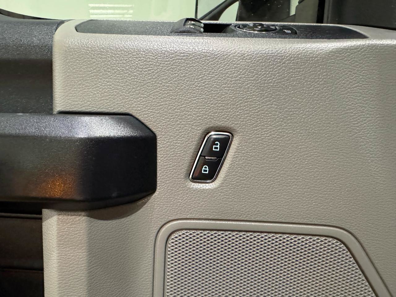 Used 2019 Ford F550 4x4 Regular Cab Super Duty image 24
