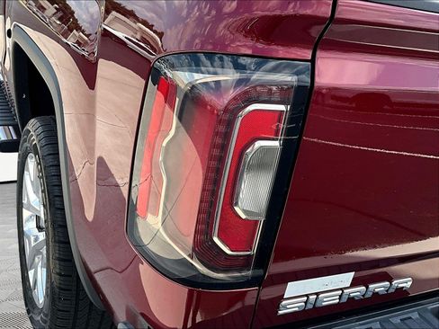 Used 2017 GMC Sierra 1500 SLT w/ SLT Premium Package AWD/4WD image 24