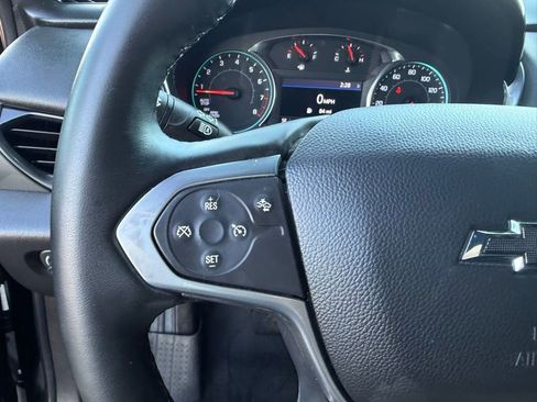 Used 2023 Chevrolet Traverse LT image 32