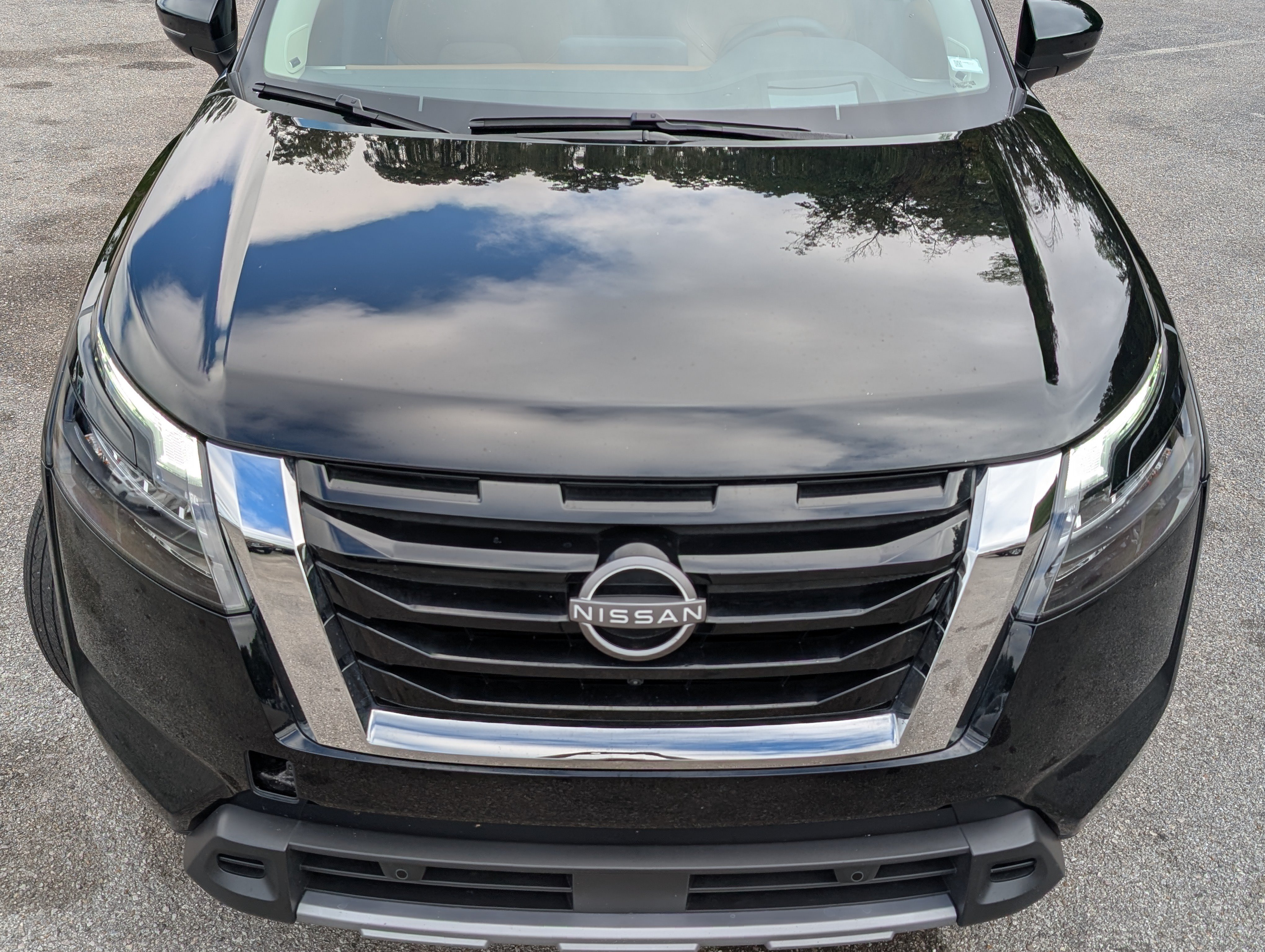 Used 2025 Nissan Pathfinder Platinum w/ Cargo Package FWD image 12