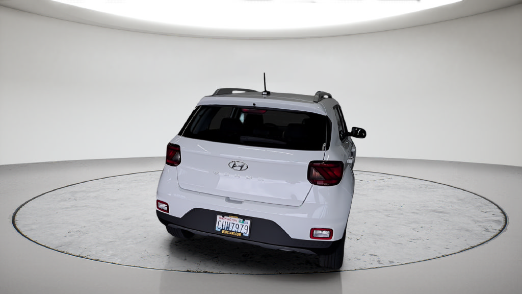 Used 2026 Hyundai Venue SEL FWD image 8