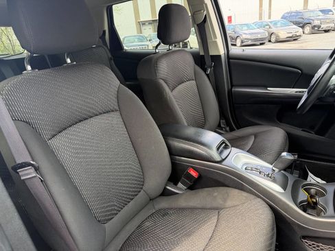 Used 2016 Dodge Journey SE w/ Flexible Seating Group image 39
