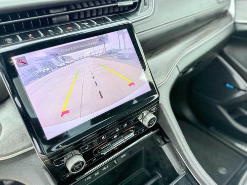 Used 2023 Jeep Grand Cherokee Overland image 27