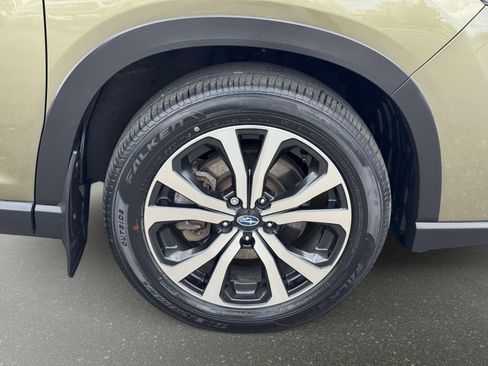Used 2023 Subaru Forester Limited AWD/4WD image 8