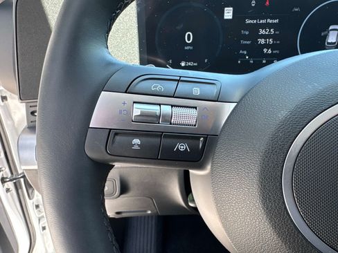 Used 2024 Hyundai Kona Limited AWD/4WD image 31
