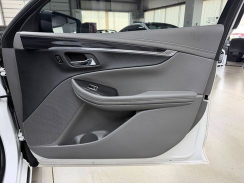 Used 2018 Chevrolet Impala LS FWD image 16