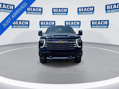 New 2026 Chevrolet Silverado 2500 High Country w/ High Country Premium Package AWD/4WD image 3