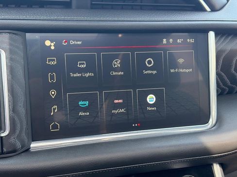 Used 2023 GMC Yukon Denali AWD/4WD image 15