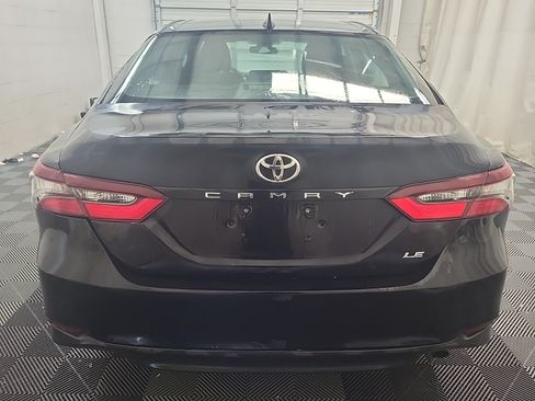 Used 2022 Toyota Camry LE FWD image 4