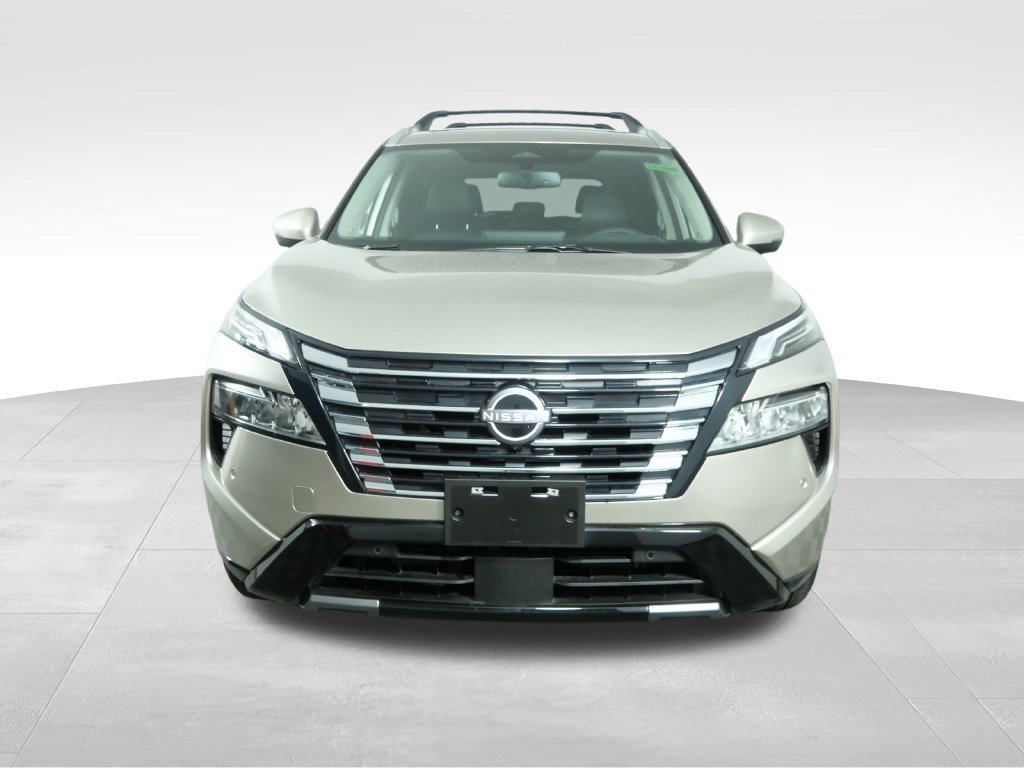 Used 2026 Nissan Rogue Platinum w/ Platinum Premium Package AWD/4WD image 3