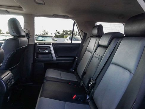 Used 2022 Toyota 4Runner SR5 Premium image 17