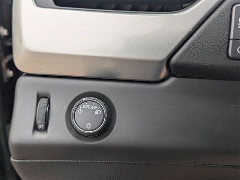 Used 2016 Chevrolet Suburban LT image 32