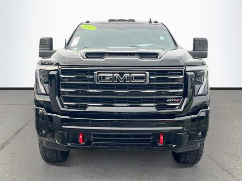 Used 2025 GMC Sierra 2500 AT4 AWD/4WD image 2