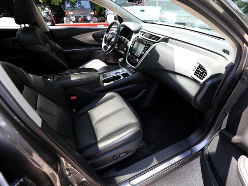 Used 2018 Nissan Murano SL w/ Moonroof Package image 12