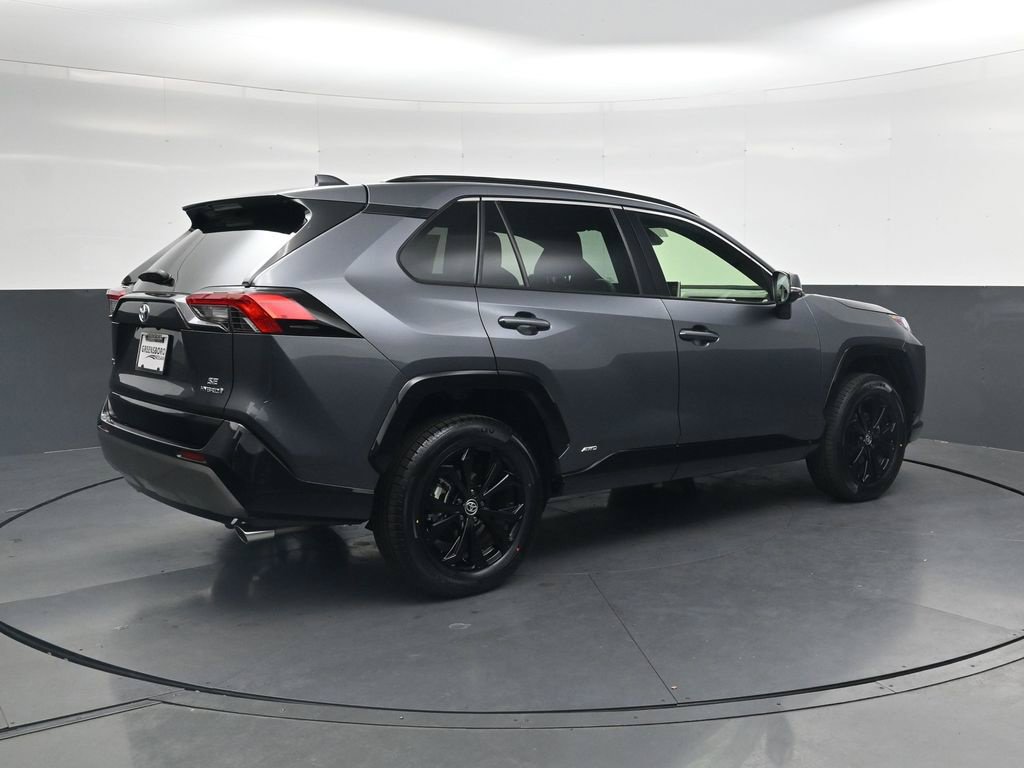 Used 2023 Toyota RAV4 SE AWD/4WD image 5