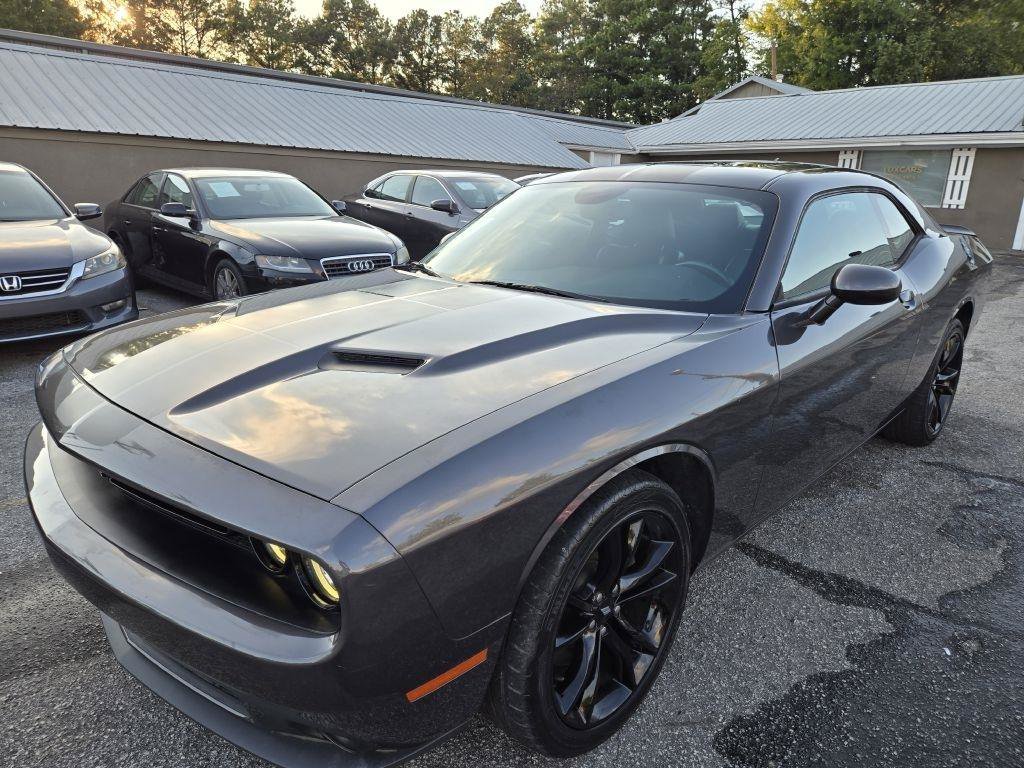 Used 2017 Dodge Challenger SXT Plus RWD image 1