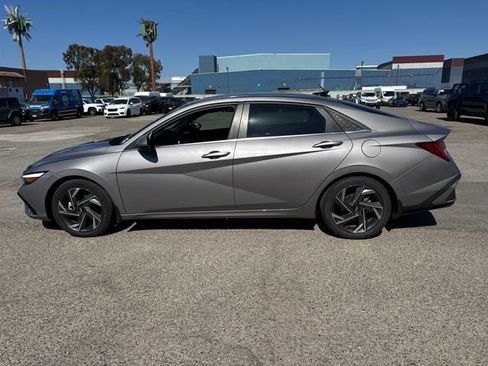 Used 2024 Hyundai Elantra Limited FWD image 8