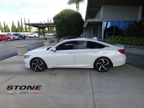 Used 2019 Honda Accord Sport image 4