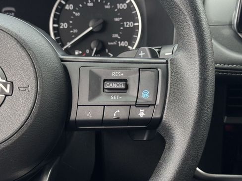 Used 2024 Nissan Rogue SV AWD/4WD image 13