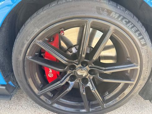 Used 2022 Ford Mustang Shelby GT500 w/ Technology Package image 9