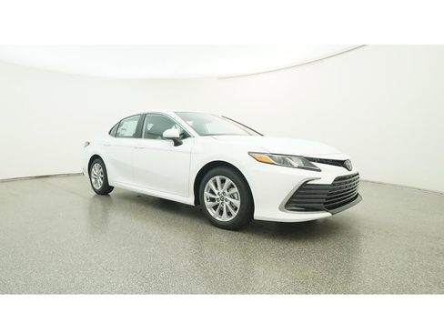Used 2023 Toyota Camry LE image 30