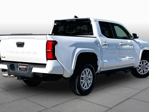 Certified 2024 Toyota Tacoma SR5 AWD/4WD image 13
