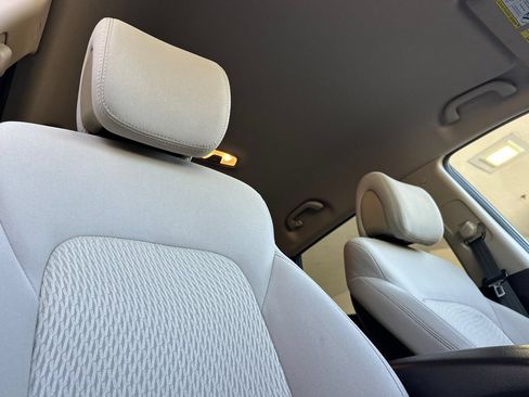 Used 2018 Hyundai Santa Fe Sport FWD image 17