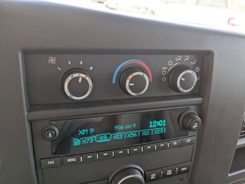 Used 2022 Chevrolet Express 3500 w/ Power Convenience Package RWD image 13
