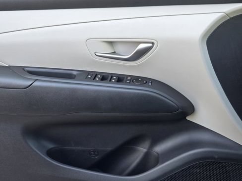 Certified 2025 Hyundai Tucson SE image 23