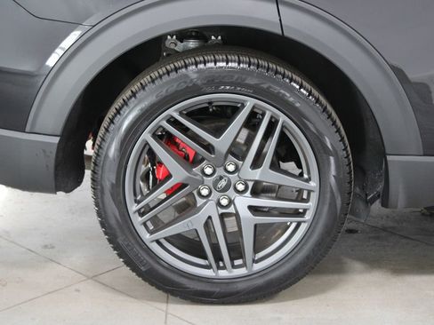 Used 2025 Ford Explorer ST image 14