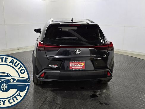 Used 2021 Lexus UX 200 image 6