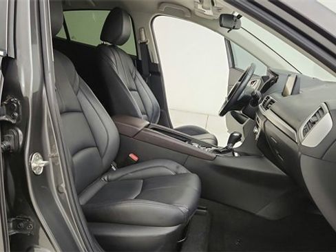 Used 2018 MAZDA MAZDA3 Touring image 28