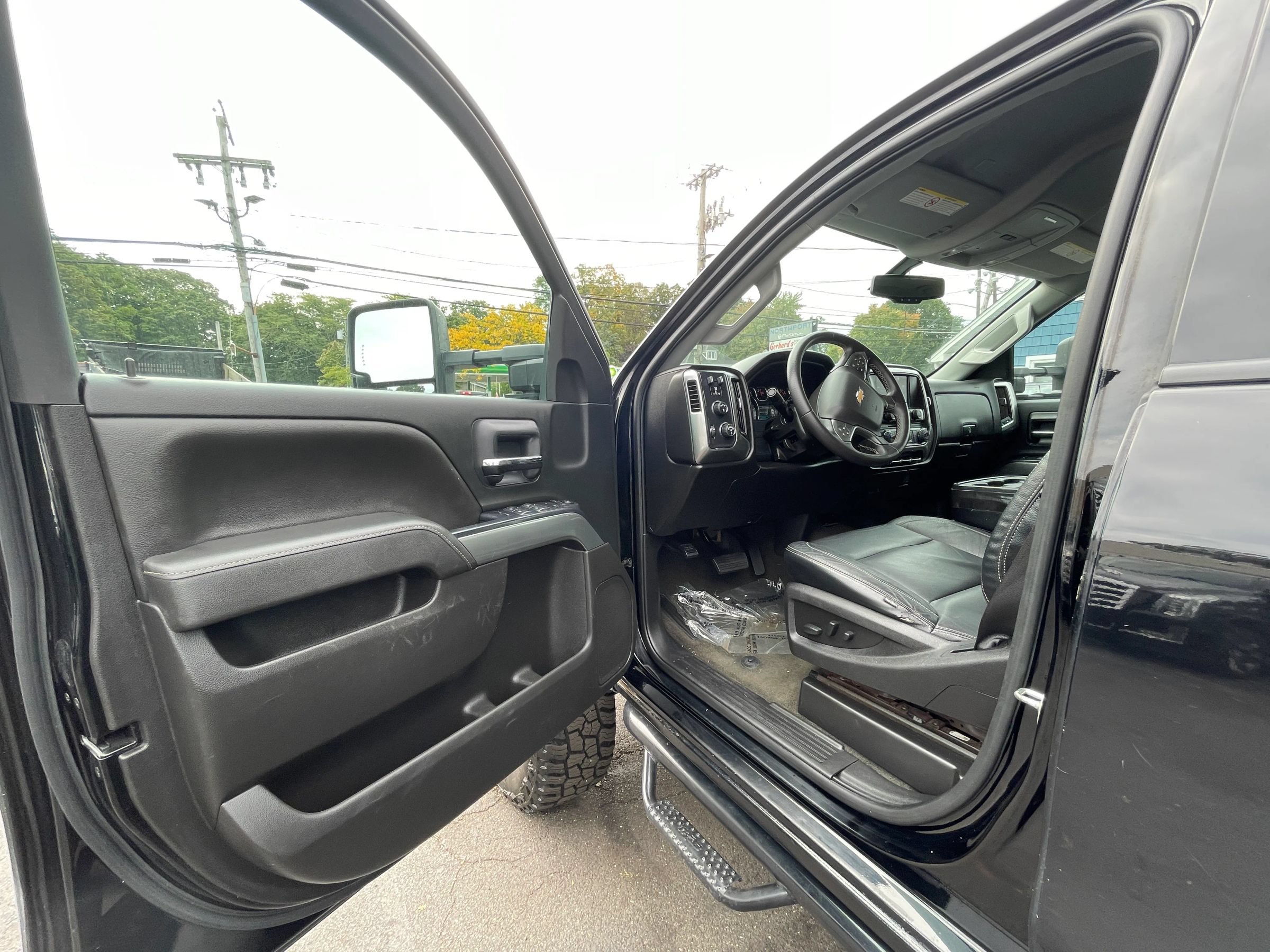 Used 2018 Chevrolet Silverado 2500 LT w/ LT Convenience Package AWD/4WD image 10