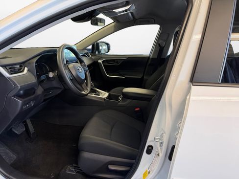 Used 2025 Toyota RAV4 LE AWD/4WD image 11