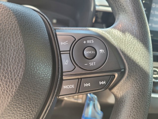 Used 2022 Toyota Corolla LE FWD image 27