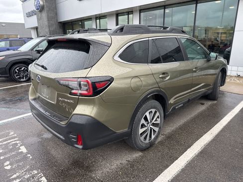 Used 2022 Subaru Outback Premium w/ Popular Package #1 AWD/4WD image 3
